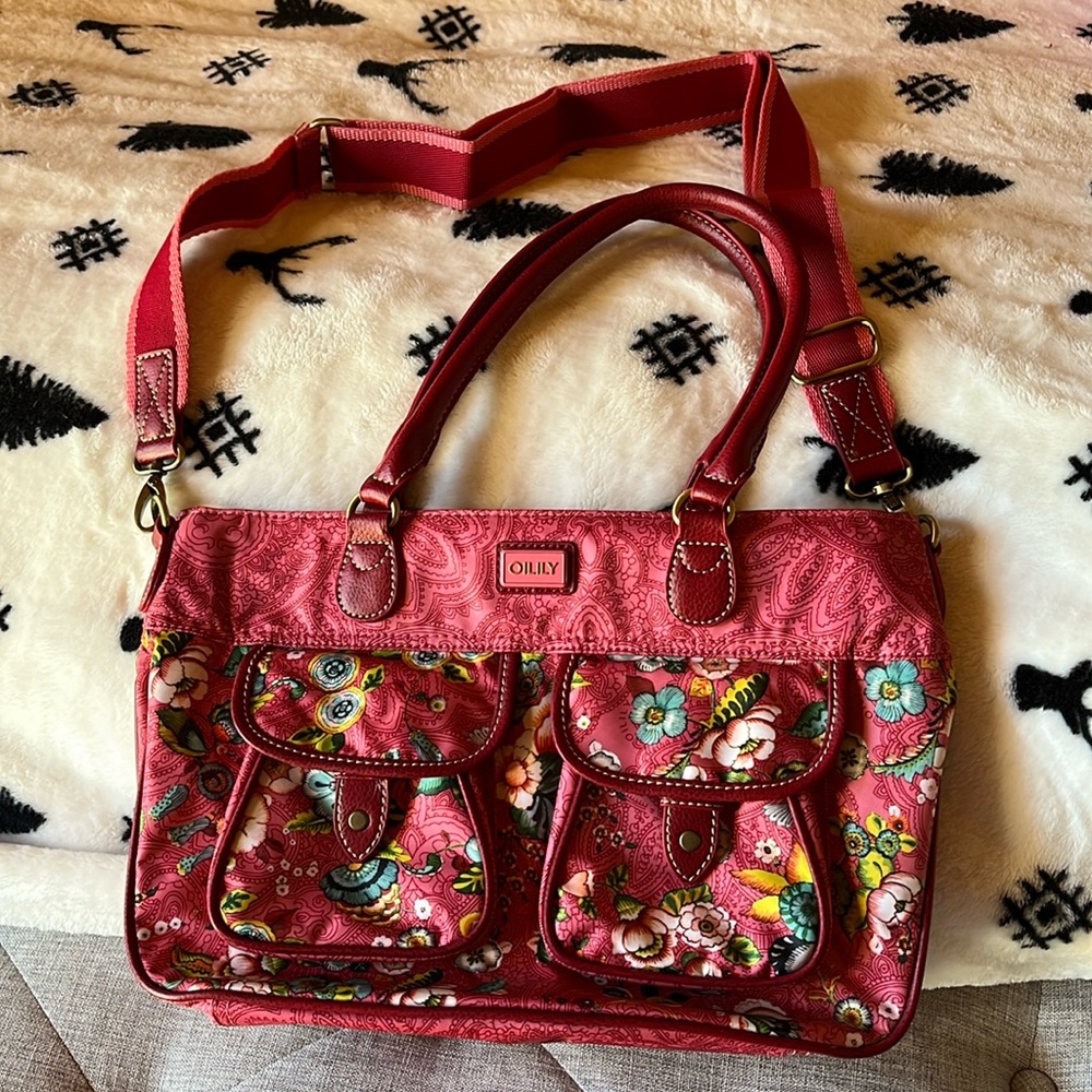 Oililiy shoulder bag. Crossbody bag. Adjustable strap. New without tag. $64